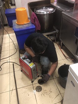 ลอกท่อ